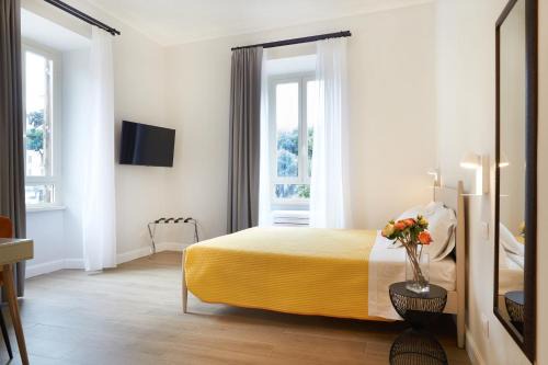Reyes Suite & Rooms