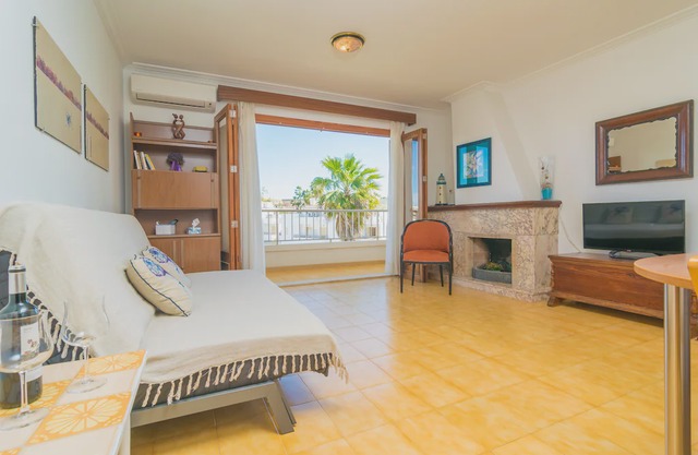 Riandgo - Two Bedroom Apartment, Sleeps 4