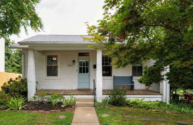 Richmond, VA 1930's Bungalow with a water view! Close to Lewis Ginter, VMFA,etc.
