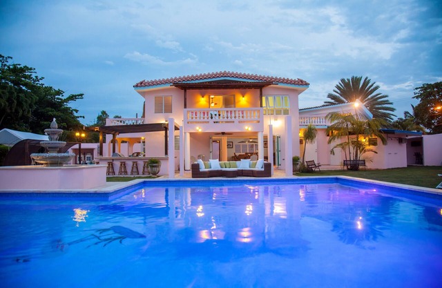Rincon's Premier Beach/Canalfront Villa, Oct & Nov dates still avail, Book Now !