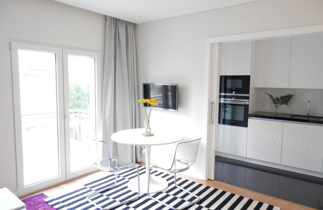 Ripple - near Congress Centre & River- A/C, swimming, pool, secure parking