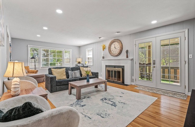 Ritabnb Cheerful 5br+6bathrooms,1 min to St.Marys
