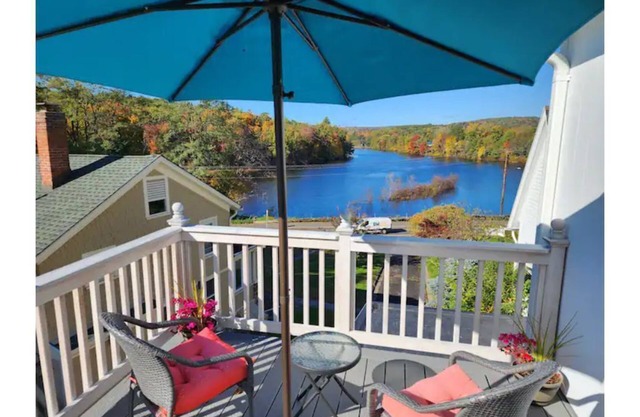 River Overlook - Check the view from your deck!