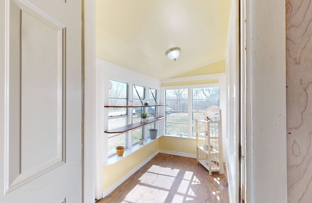 River view dog-friendly home with patio, well-equipped kitchen, W/D, & AC
