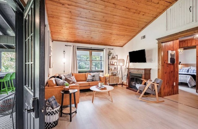 Riverfront Cabin with an Outdoor Living Experience