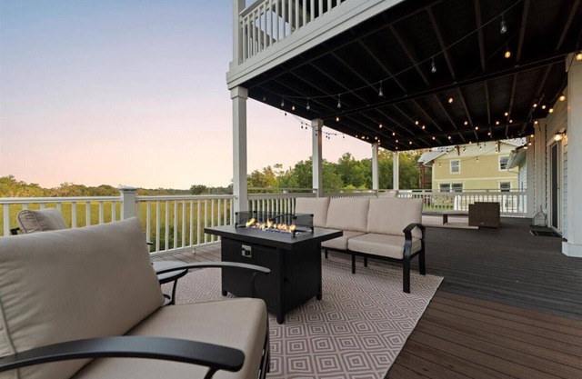 Riverfront Luxury - Gym, Game Room, Pet-Friendly