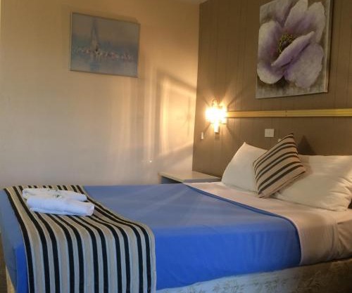 Riverview Motor Inn