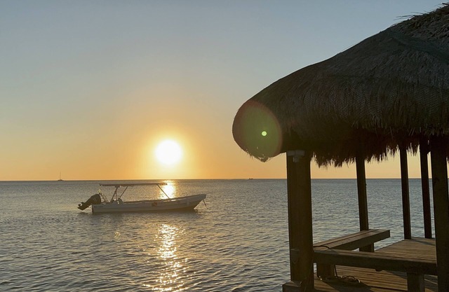 Roatan Villa for 6 with Pool in centric location close to airport