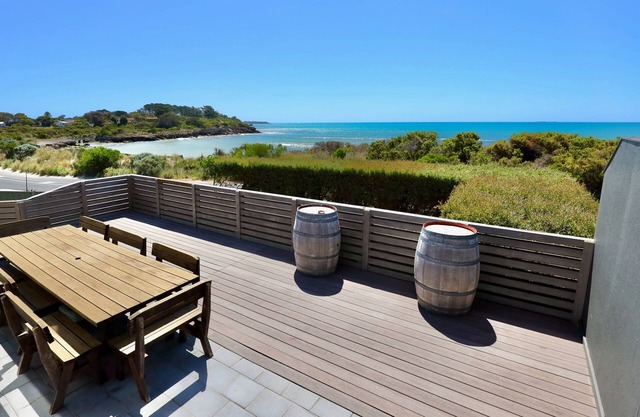 Robe On The Beach - Absolute beach frontage