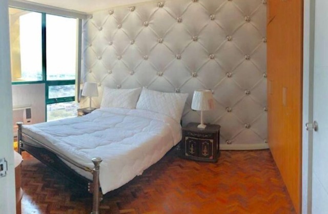 Robinson Place 68 sq.m Entire One Condo Unit i