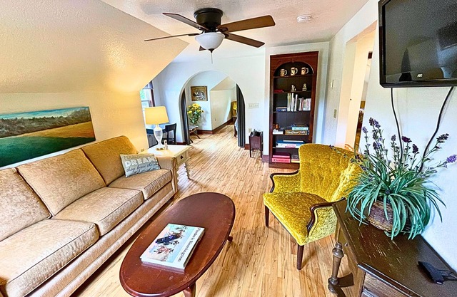 Rock Garden Wisconsin Concrete Park | 3 Beds, comfortable and clean