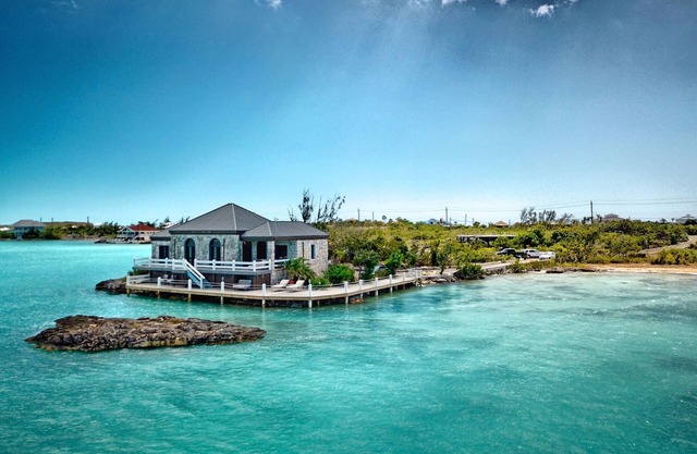 Rockspray: One of a kind two bed, two bath villa!