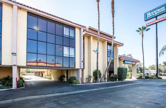 Rodeway Inn and Suites Bakersfield