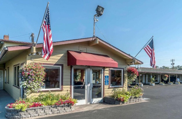 Rodeway Inn Medford 