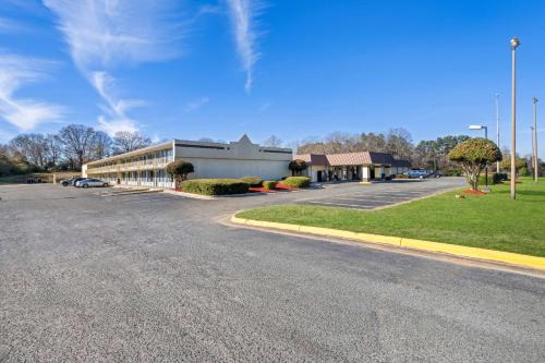 Rodeway Inn Monroe