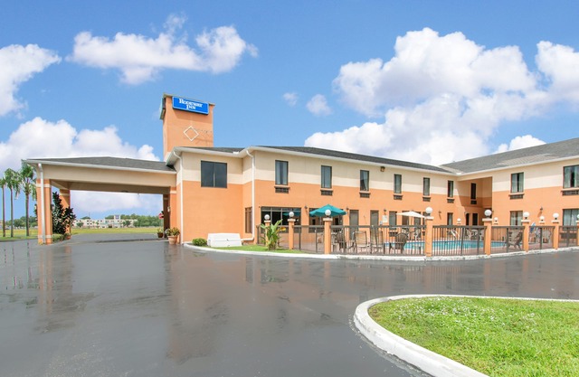 Rodeway Inn Wesley Chapel