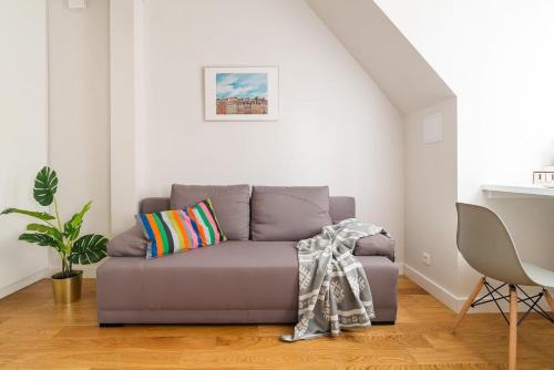 Rodzinny i Przytulny Apartament z Jedną Sypialnią w Warszawie by Noclegi Renters