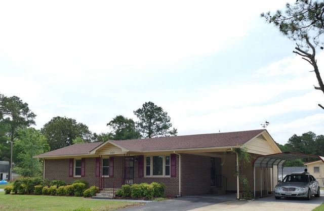 Rollingwood Drive - Entire House - 3 Bedrooms, - Cozy, Comfortable & Clean