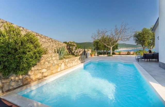 Romantic 3-Bed Villa in Krk