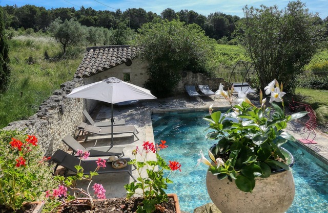 Romantic getaway in the Drôme, view of the vineyards