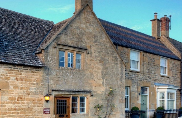 Romantic Holidays For Two In 17th Century Cotswold Cottage