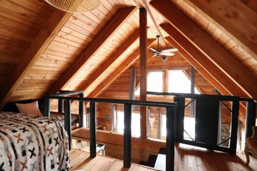 Romantic Off-Grid Cabin by Glacier lake