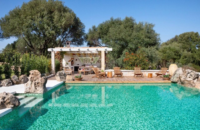ROMANTIC RETREAT WITH PRIVATE POOL & HOT TUB