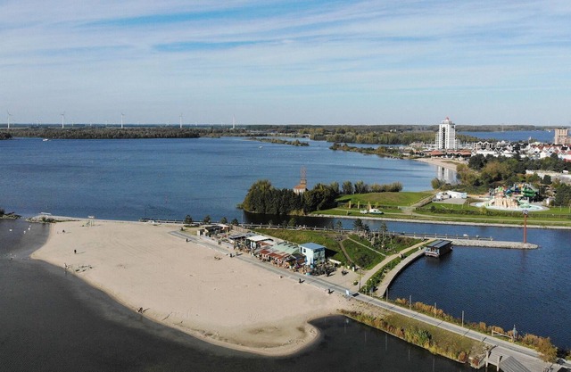 Romantic, sailable harbor lodge, in a beautiful location in Harderwijk