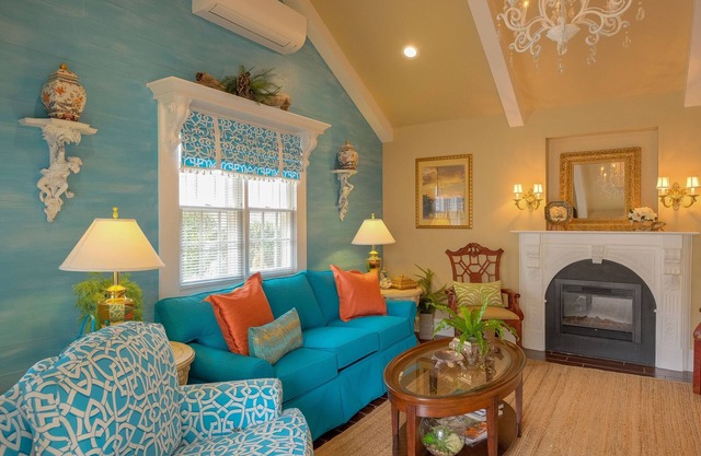 Romantic Waterfront Carriage House in Heart of Edenton's Historic District