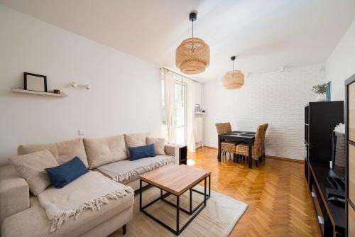 Rondo Wiatraczna Stylish Apartment