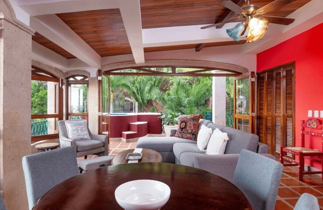 Rooftop 1-BR Penthouse w/Ocean Views and Private Hot Tub at Luxury Resort