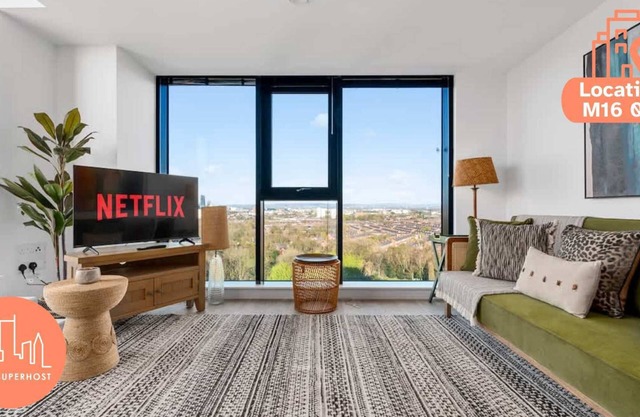 Rooftop Flat Stunning City View by City SuperHost