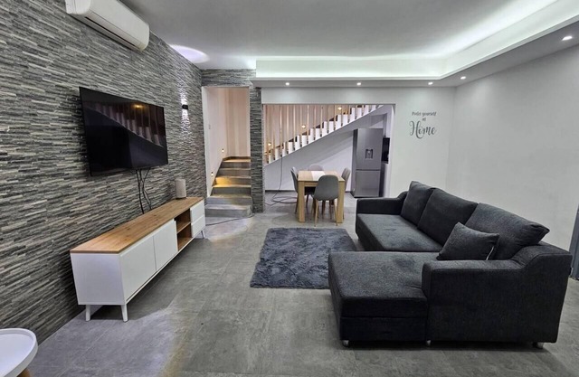 Rooftop Garden 2-Bed Luxury Villa with Jacuzzi