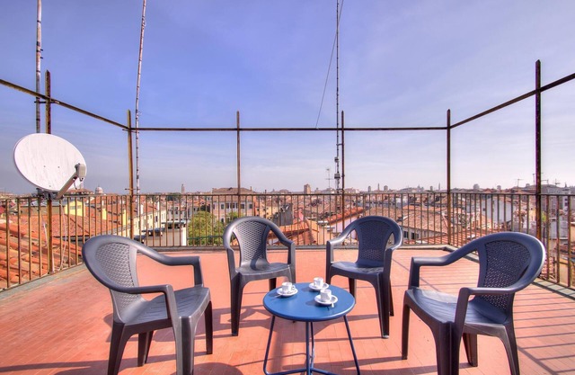ROOFTOP360, private terrace, 5pax, 3bed, wifi