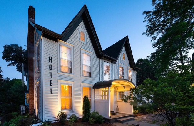Room 1- Twin Gables of Woodstock