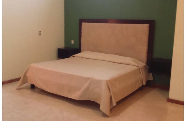 ROOM 2 COMPLETELY INDEPENDENT - MEXICO