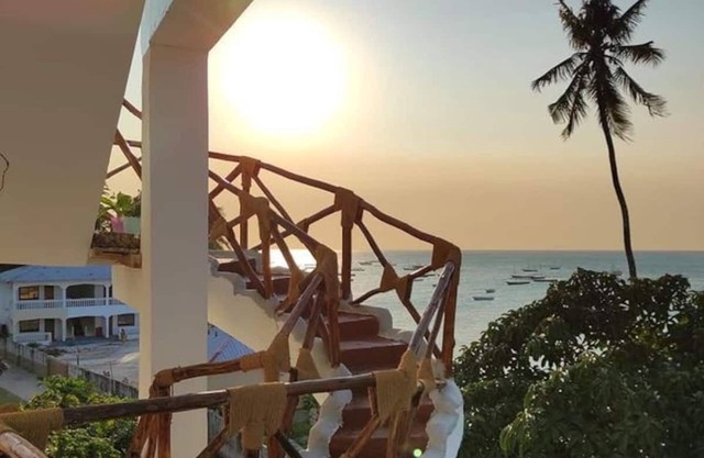 Room B - at the right-side sea view 3rd flat, with 2 guests