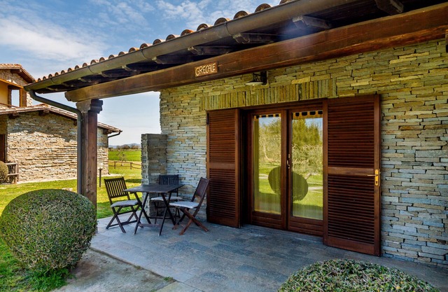 Room 'Grecale' with Shared Pool and Air Conditioning