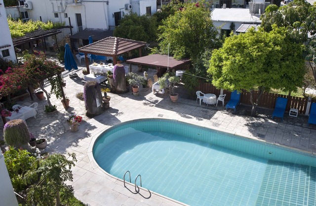 Room in Apartment - One Bedroom Apartment - Just 800 m From the Beach