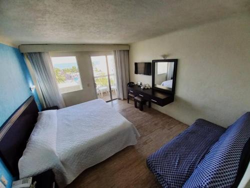 Room in Guest room - Studio 502 inside Cancun Resort