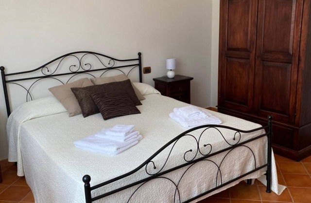 Room 'Monte Suso' with sea view, shared terrace and air conditioning