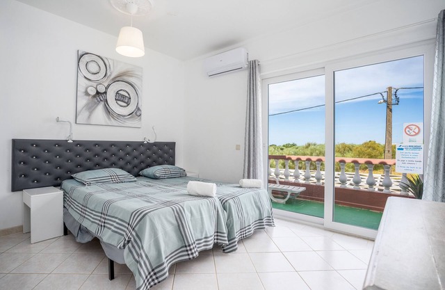 Room 'São Rafael' with Shared Pool, Wi-Fi and Air Conditioning