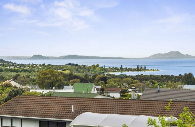 Room with a View - Omori Holiday Home