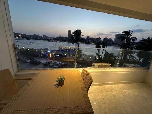 ROOMES NILE VIEW MANIEl