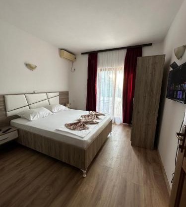 Rooms Ajllin