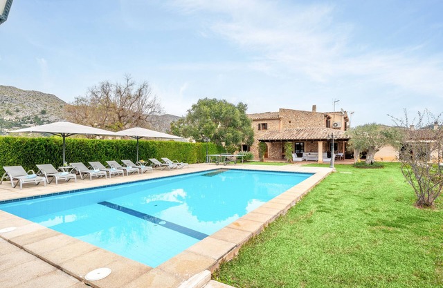 Roomy Villa “Villa Agnes” with Mountain View, Pool, Terrace & Garden