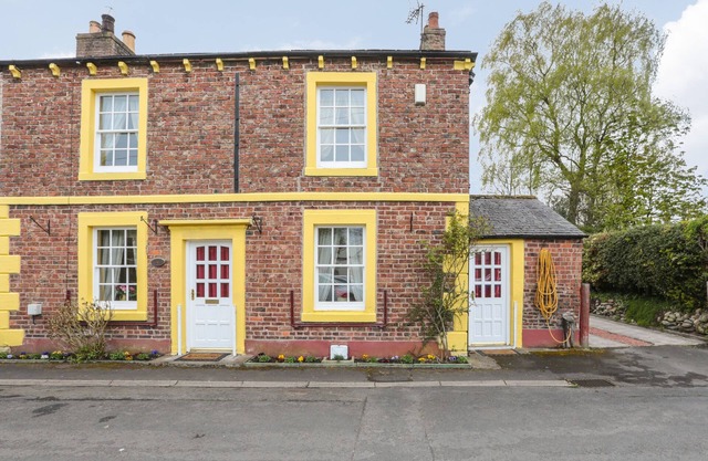 ROSE COTTAGE, family friendly, character holiday cottage in Carlisle
