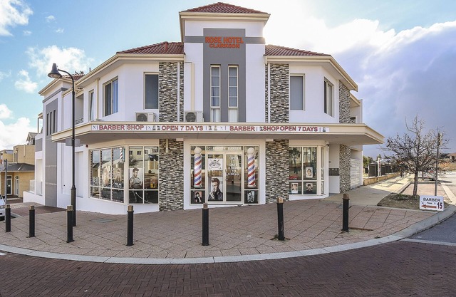 Rose Hotel Clarkson