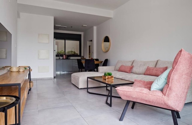 Rotchild area - 3 bedrooms garden apt