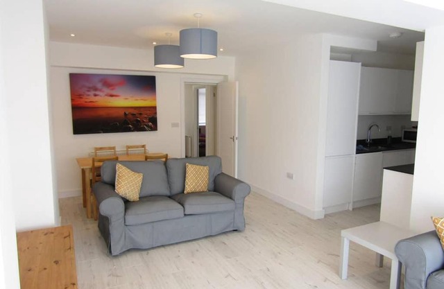 Rottingdean, 2 bed, views to woods, free parking